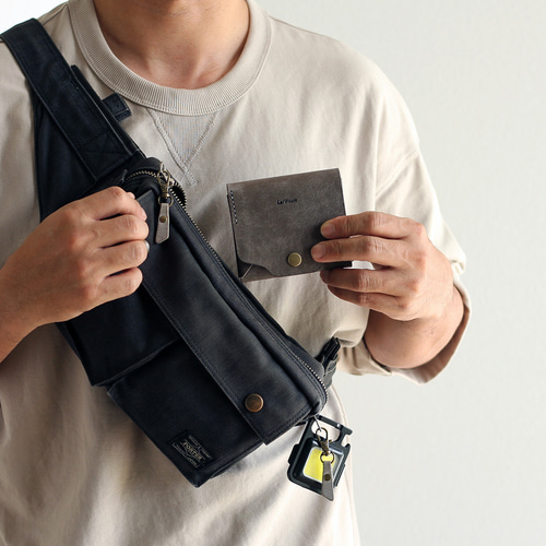お札が折れない三つ折り財布【ブラック】　ミニ財布　マルゴー 三つ折り財布 レディース 本革 お札 おらない ミニ財布 小物