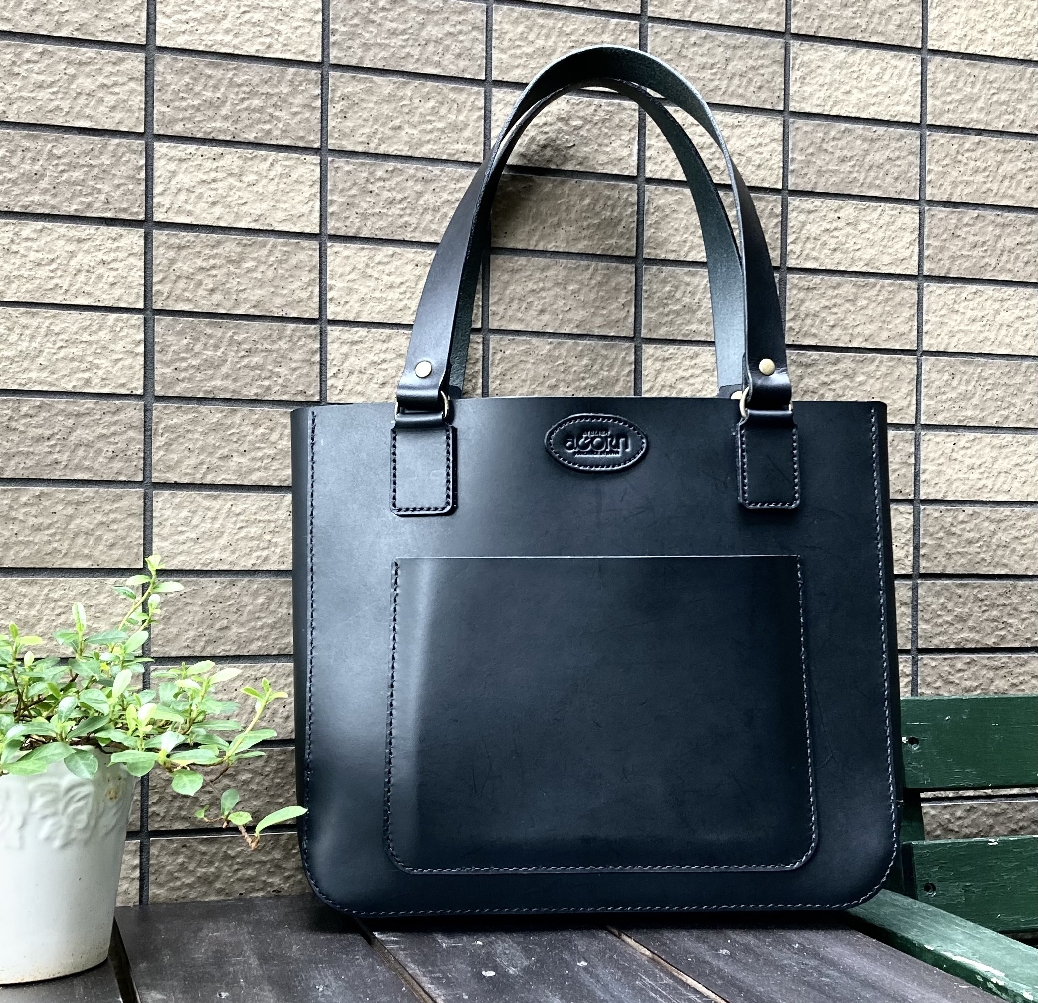 《　30%OFF  》　ヌメ革　トートバッグ　クロ　手縫い　☆送料無料