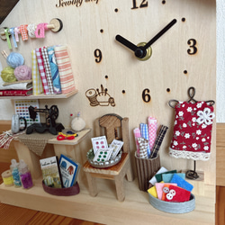 ミニチュア　ソーイングショップ　手芸屋さん置き時計　 3枚目の画像