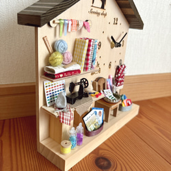 ミニチュア　ソーイングショップ　手芸屋さん置き時計　 4枚目の画像