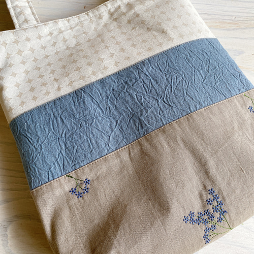 内ポケット付きのA4トートバック（刺繍） トートバッグ KATAKULI