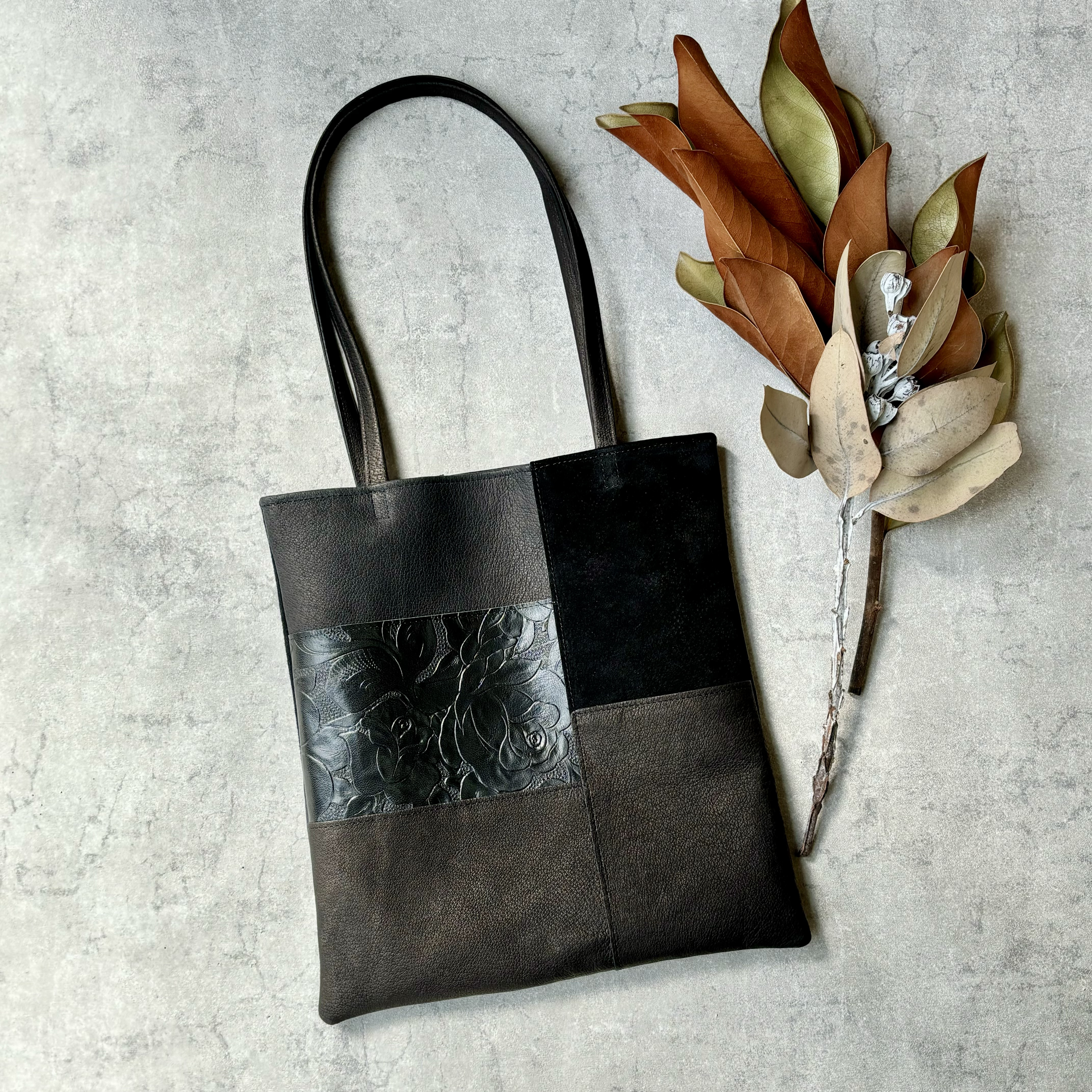 フラットバッグ　ピッグ　ブラック　バラ柄