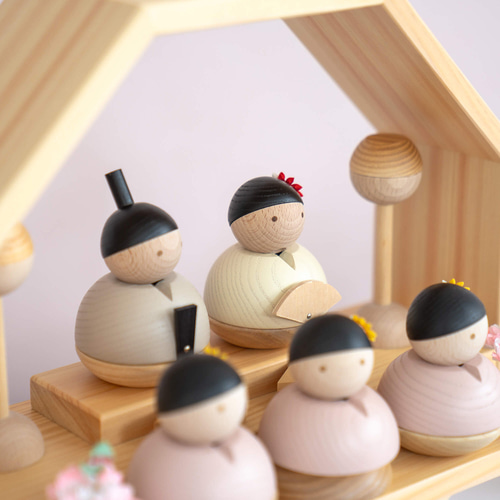 ことの木製ひな人形｜5人八角飾り(0300-1)｜コンパクトな木製雛人形