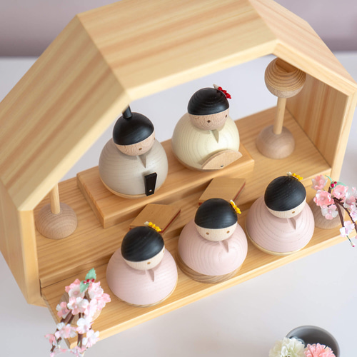 ことの木製ひな人形｜5人八角飾り(0300-1)｜コンパクトな木製雛人形