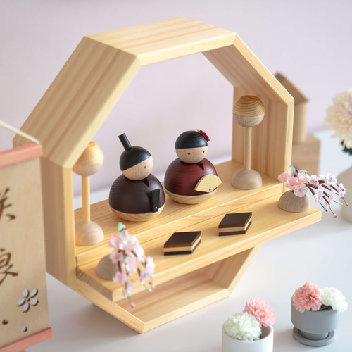 ことの木製ひな人形｜親王飾り八角B(0303)｜コンパクトな木製雛人形
