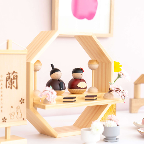 ことの木製ひな人形｜親王飾り八角B(0303)｜コンパクトな木製雛人形