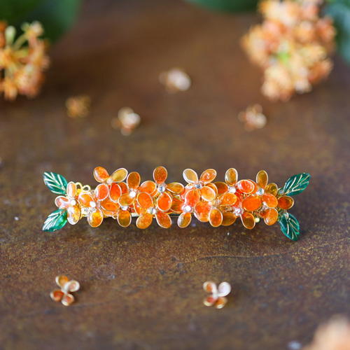 金木犀とリーフの髪飾り バレッタ バレッタ 発送まで20日✴️ちくわ