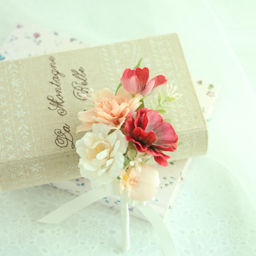 テラコッタカラーのクラッチブーケ ウェディングブーケ ウェディング