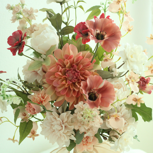 テラコッタカラーのクラッチブーケ ウェディングブーケ ウェディング