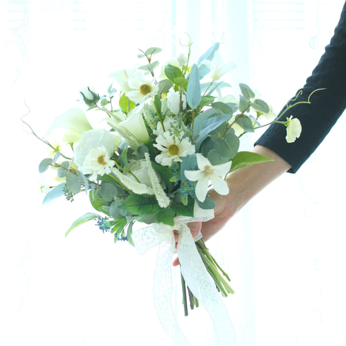 クレマチスとカラーのふわ揺れブーケ アーティフィシャルフラワー