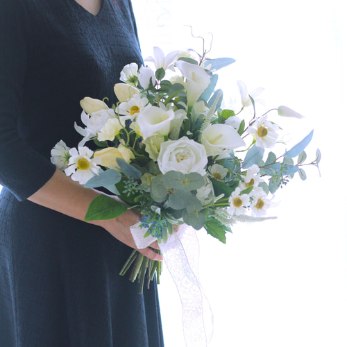 クレマチスとカラーのふわ揺れブーケ アーティフィシャルフラワー