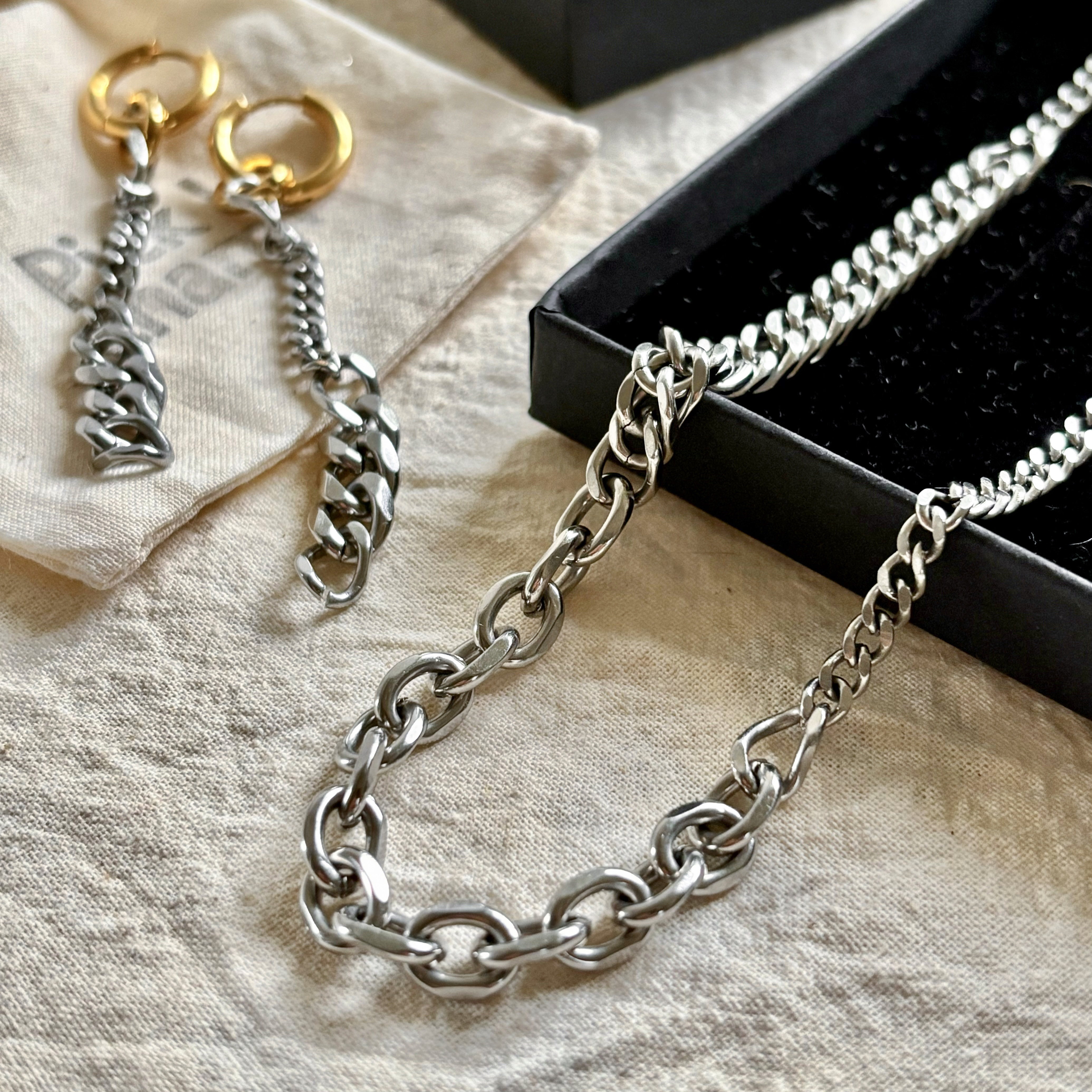 【大人気】【お買い得】ロックネックレスandフープピアスセット 【大人気】【お買い得】ロックネックレスandフープピアスセット