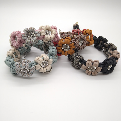 オーダー品】パラコード製 お花の首輪とハート編みカフェリードの