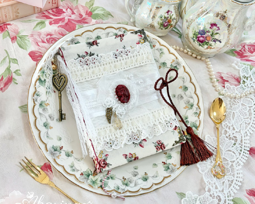 タティングレースの薔薇＆カメオ ブックカバー ノートカバー【B6