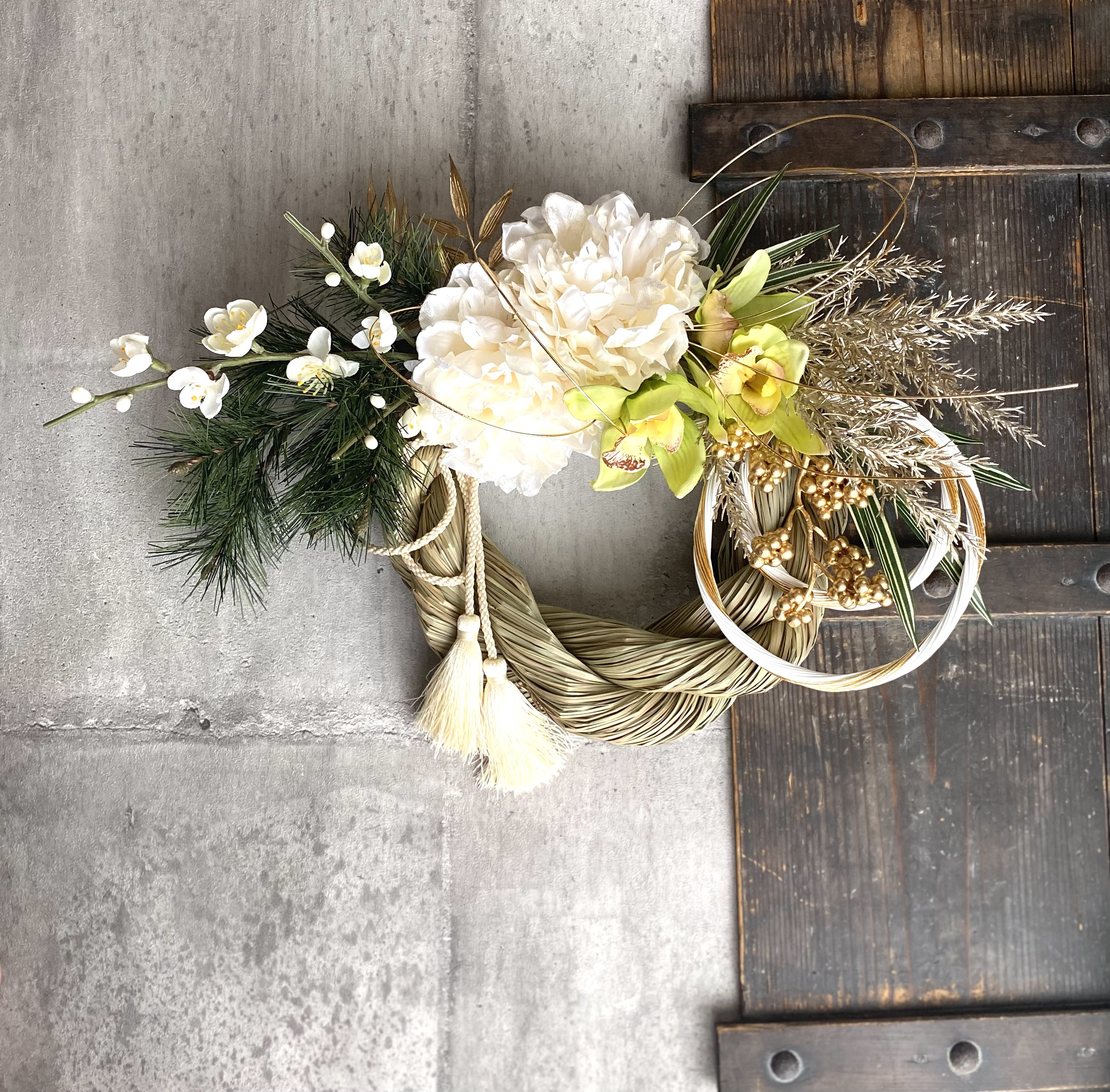 和モダン　大きなしめ縄飾り　芍薬♪