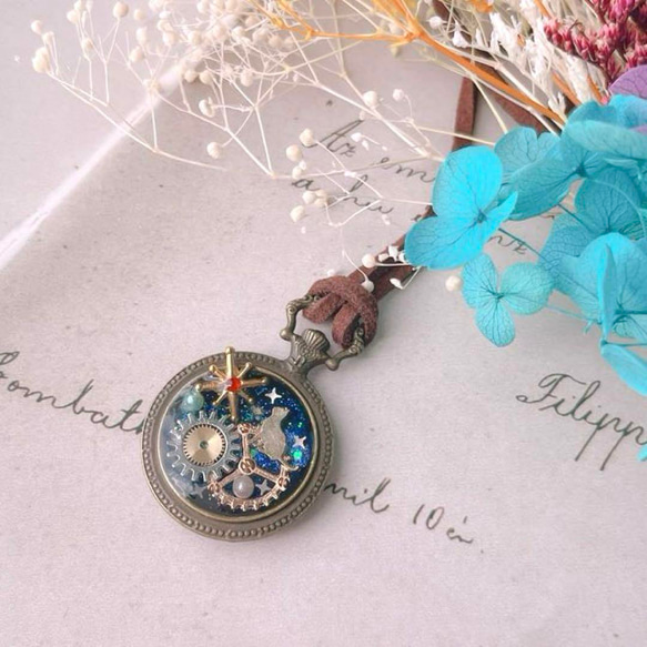 No.1608】UVレジン 宇宙 歯車 猫 懐中時計風 ネックレス ネックレス