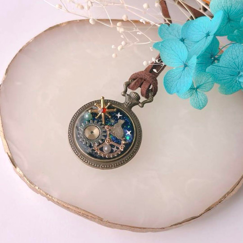 No.1608】UVレジン 宇宙 歯車 猫 懐中時計風 ネックレス ネックレス