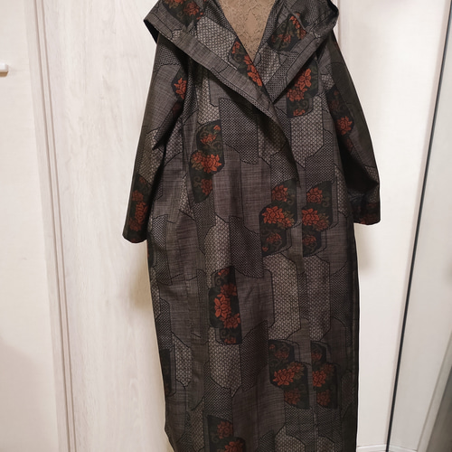 ★着物リメイク 　大島紬 　正絹　★フードコート　リバーシブル ☆着物リメイク 大島紬 正絹 ☆フードジャケット リバーシブル ✿ 着物