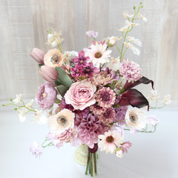 アンティークピンク、アンティークパープル、白、グリーンのナチュラル