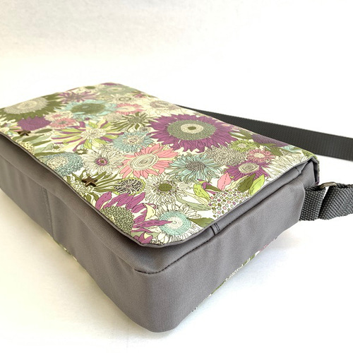 ショルダーバッグをリバティで楽しむ！（防水防汚なラミネート使用