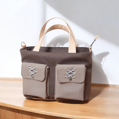 焦げ茶帆布とベージュpvcレザーの編み上げポケットのトートバッグ（小