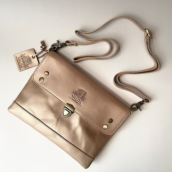 クラッチ シャンパンゴールド