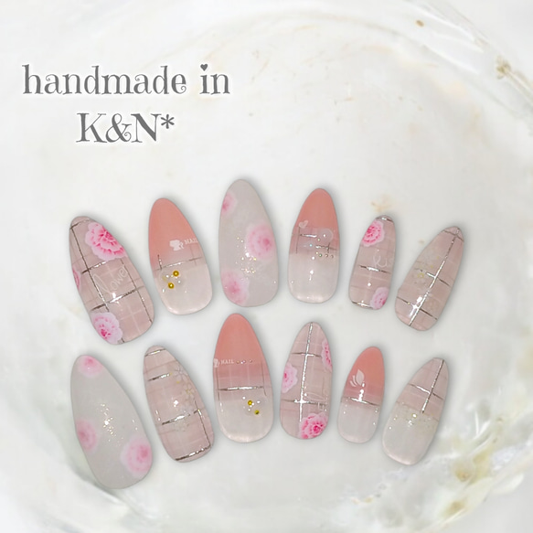 可愛いお花とハートのチェックネイル/お出かけ/旅行/イベント/デート  