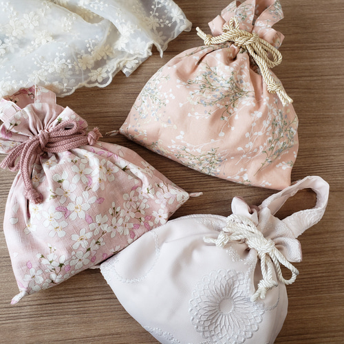 七五三 》ころんと巾着バッグ ピンク 桜 花柄刺繍 かすみそう 七五三