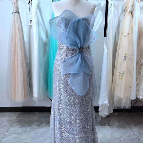 豪華！胸元の大きなリボン キラキラ ビジュー カラードレス ビジュー