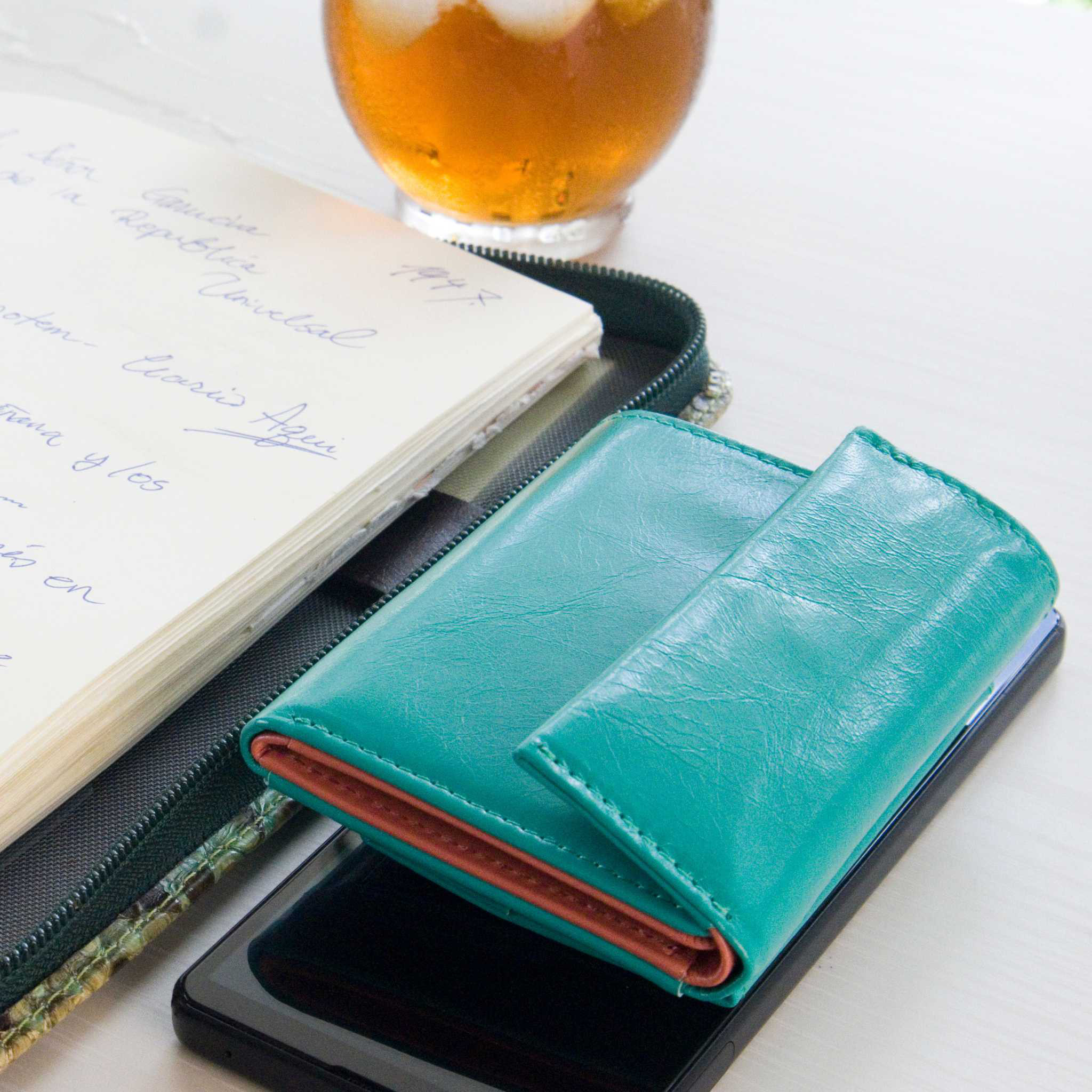 【これ以上小さくできない！】極小コンパクト二つ折り財布（ターコイズブルー・キティピンク）