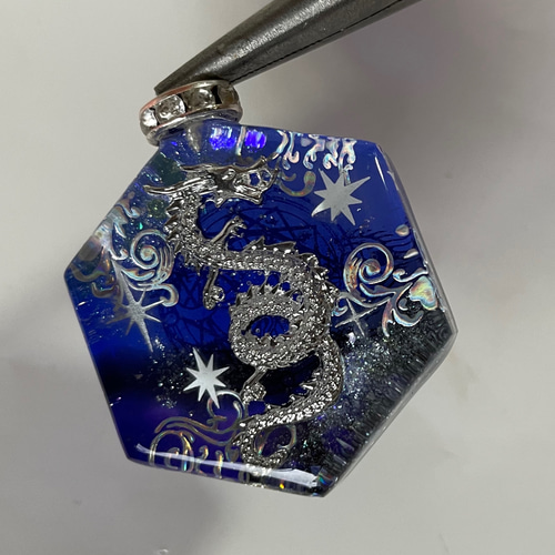 レジン/幻想の銀龍 蓄光 オルゴナイトネックレス ネックレス