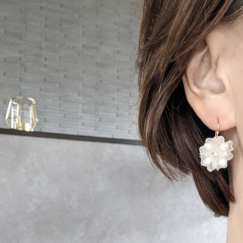 清楚な白花 淡水パール かすみ草ピアスorイヤリング 14kgf.SV925可 