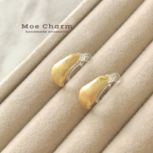 まるでピアス✧*｡マットゴールド 樹脂製ノンホールピアス／シンプル