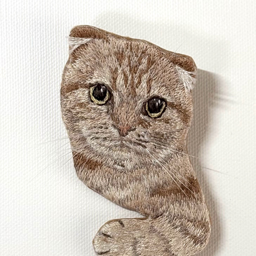 ネコ刺繍のブローチ【茶トラ スコティッシュフォールド】 ブローチ  