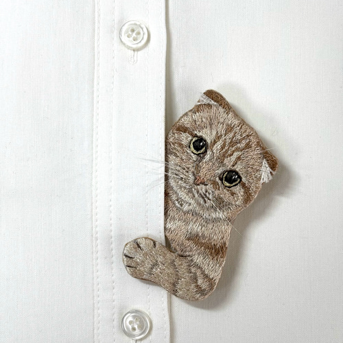 ネコ刺繍のブローチ【茶トラ スコティッシュフォールド】 ブローチ  