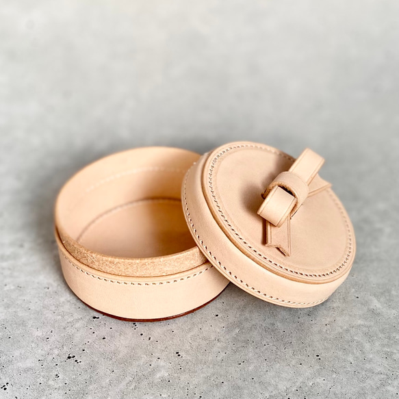 大人可愛い上質レザーの小物入れ　　ナチュラル 4枚目の画像