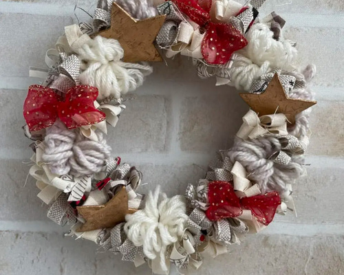 布リース*White Christmas☆*　ふわまるリース　クリスマス ふんわり優しい布リース（クリスマス／ホワイト×レッド） リース amie