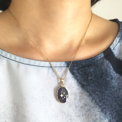 ラッキーモチーフ付き 天然石の星空ネックレス ステンレス