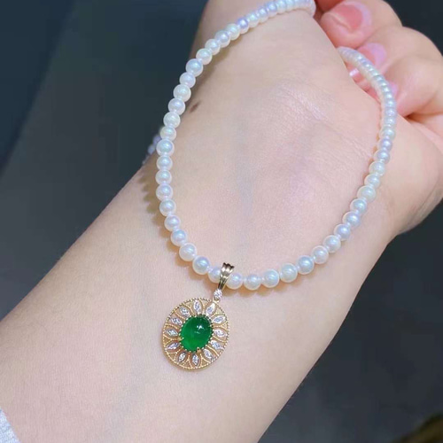 天然ダイヤモンド付きエメラルドペンダントトップk18 ペンダントトップ