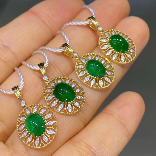 天然ダイヤモンド付きエメラルドペンダントトップk18 ペンダントトップ