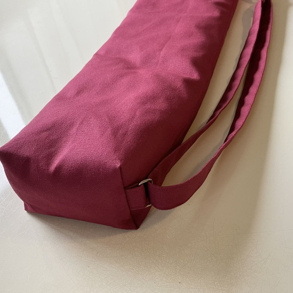 譜面台ケース（ラズベリー）〜持ち手付、肩紐付の譜面台バッグ〜　厚めキルト芯入りなので譜面台を守ってくれる♡ 17枚目の画像