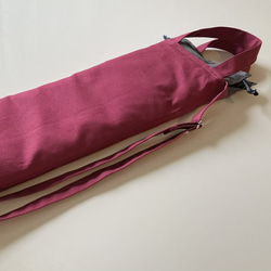 譜面台ケース（ラズベリー）〜持ち手付、肩紐付の譜面台バッグ〜　厚めキルト芯入りなので譜面台を守ってくれる♡ 2枚目の画像