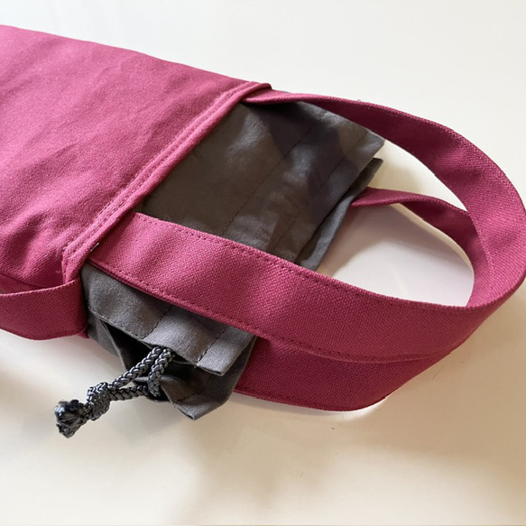 譜面台ケース（ラズベリー）〜持ち手付、肩紐付の譜面台バッグ〜　厚めキルト芯入りなので譜面台を守ってくれる♡ 6枚目の画像