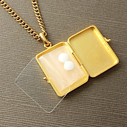 k18【手彫り】遺骨入れ＆ロケットペンダント/角形 ◎遺骨と写真を