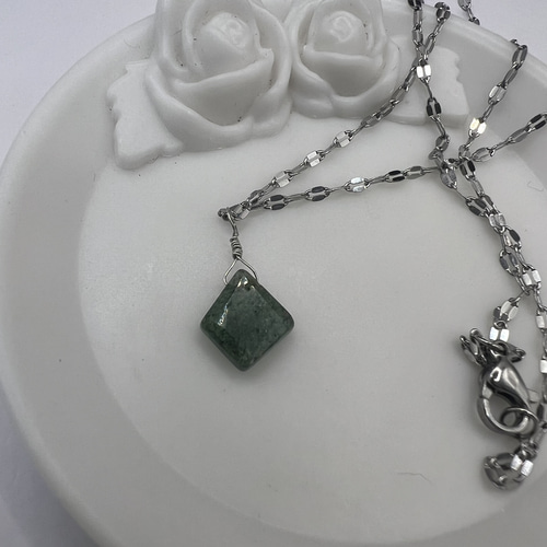 グリーンストロベリークォーツ 天然石 ペンダントトップ キラキラと