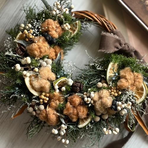 モコモコふわふわ コットンフラワーとグリーンのリース 《プリザーブド