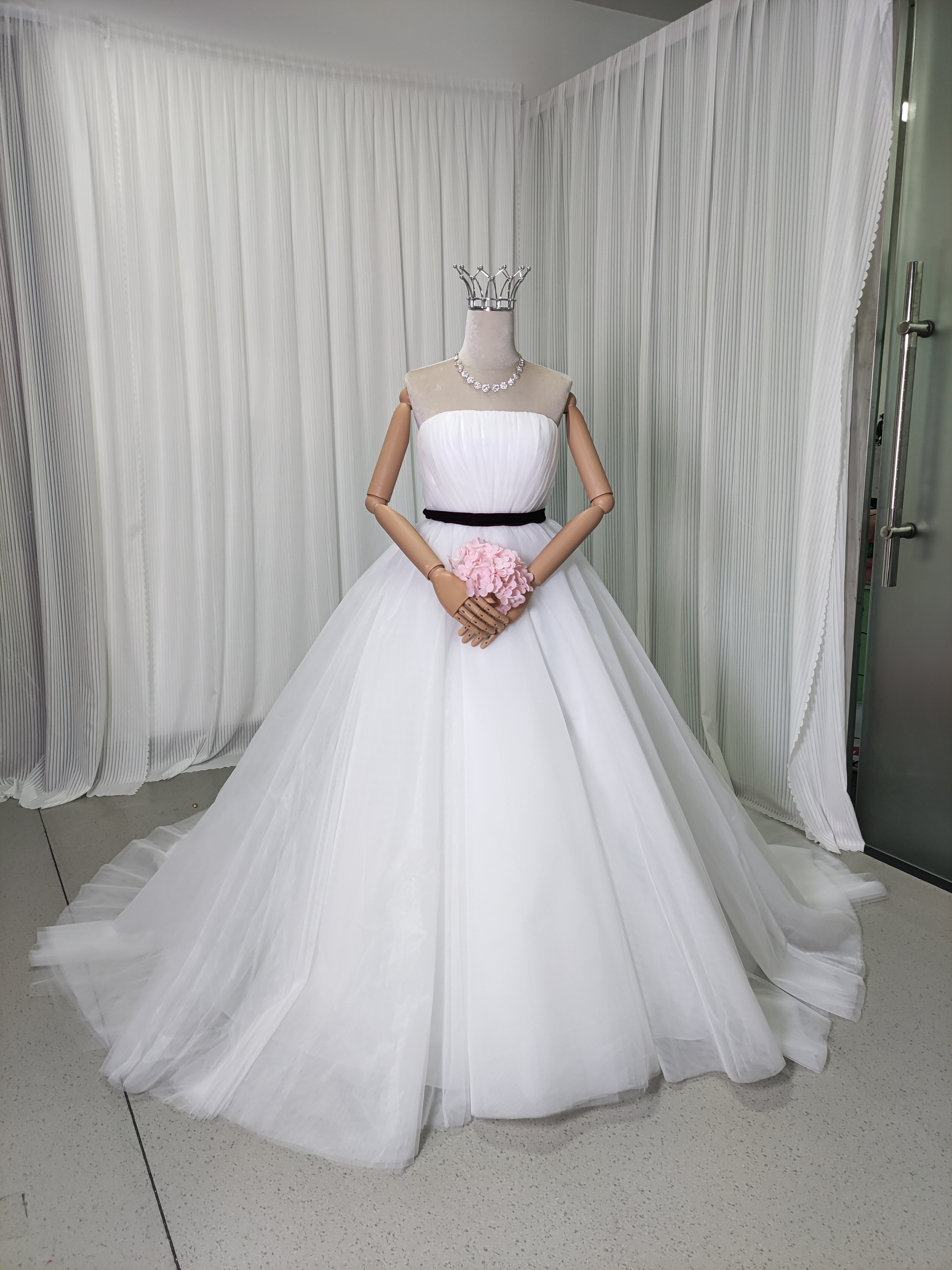 送料無料！ウェディングドレス ベアトップ チュールスカート サッシュベルト 花嫁 優しい 披露宴/結婚式