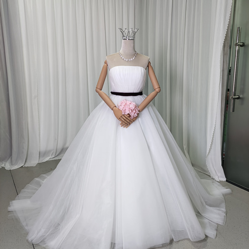 送料無料！ウェディングドレス ベアトップ チュールスカート サッシュ  