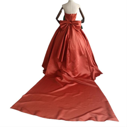 実例写真！カラードレス テラコッタ色 ふっくら柔らかなバックリボン