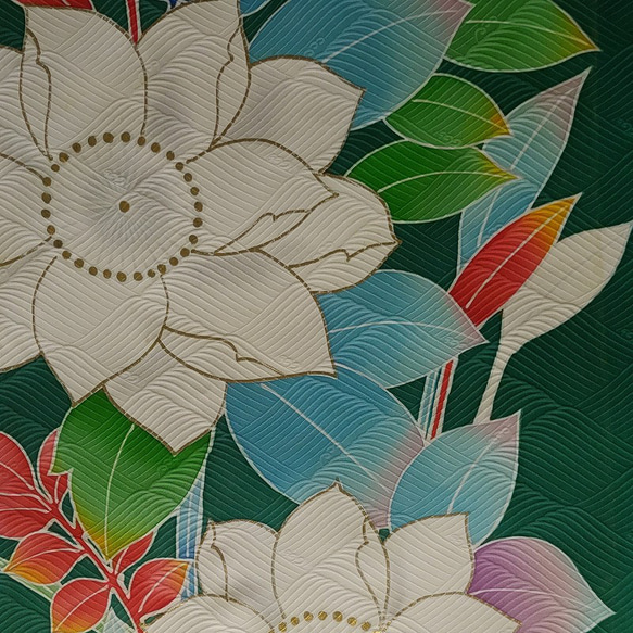 正絹 洗い済】緑地に白い2輪の洋花の振袖生地E 約36.5×約52cm 